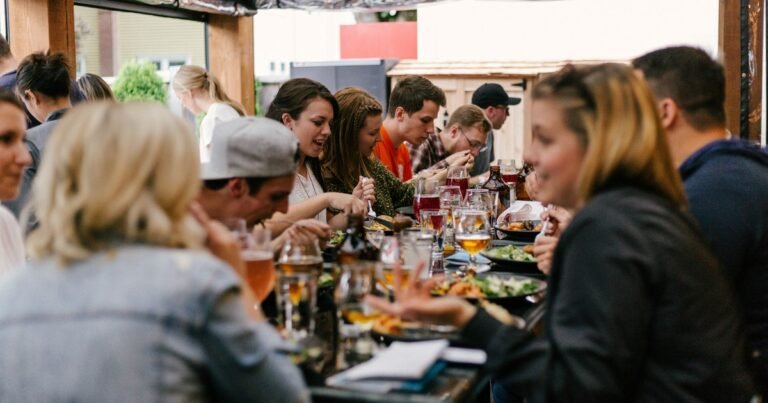 Este patio gastronómico ofrece lo mejor de la cocina latinoamericana a pasos de la Reserva Ecológica Costanera Sur: dónde está y cómo visitarlo