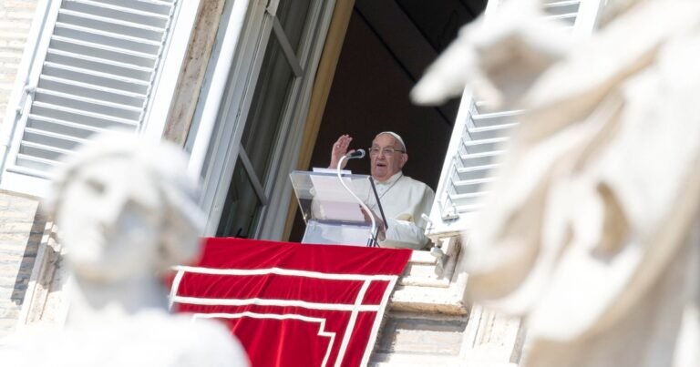 El papa Francisco reclamó "detener la espiral de la venganza" en Oriente Medio