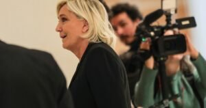 Francia: interrogan a Marine Le Pen por malversación de fondos europeos