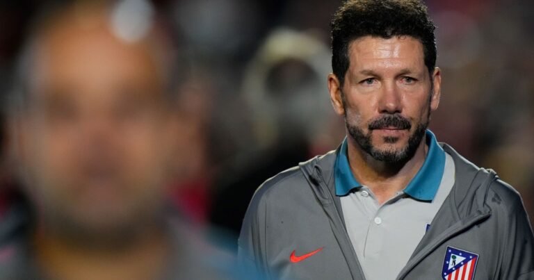 "80 minutos de infamia": duras críticas al Atlético de Madrid de Simeone, que se salvó de un papelón histórico gracias a Julián Álvarez