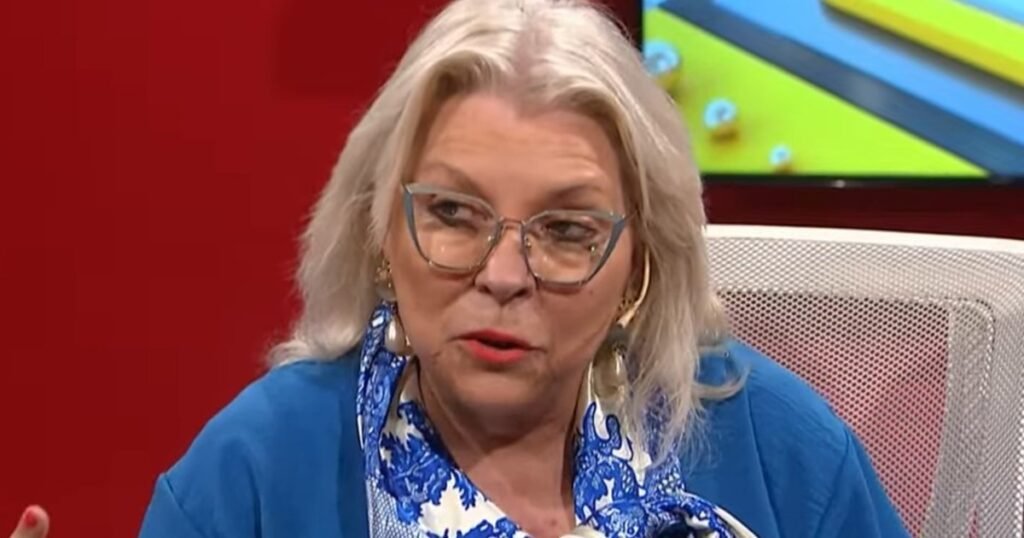 Elisa Carrió dijo que Javier Milei “está pactando con la mafia” y que a Santiago Caputo se está dejando “enredar”