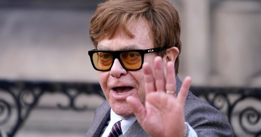 Elton John perdió la vista de un ojo, del otro ve muy poquito y asume que su futuro musical está en duda