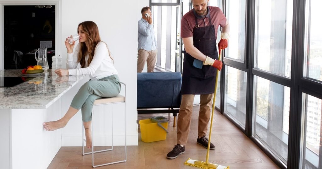 Cómo limpiar tu casa después de Nochebuena de forma eficaz y sin estrés