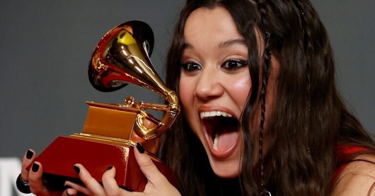 Quién es Joaquina, la artista revelación de los Grammy Latino que recién ahora sacó su primer álbum