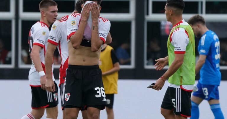 Gallardo visita por primera vez el Guillermo Laza con su River: Deportivo Riestra no pierde en casa desde hace 16 partidos