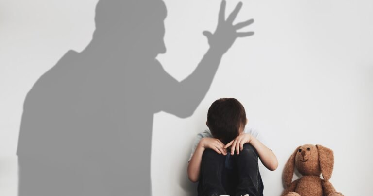 Conmoción por la muerte de un niño de 10 años: el director de la escuela lo castigó a golpes