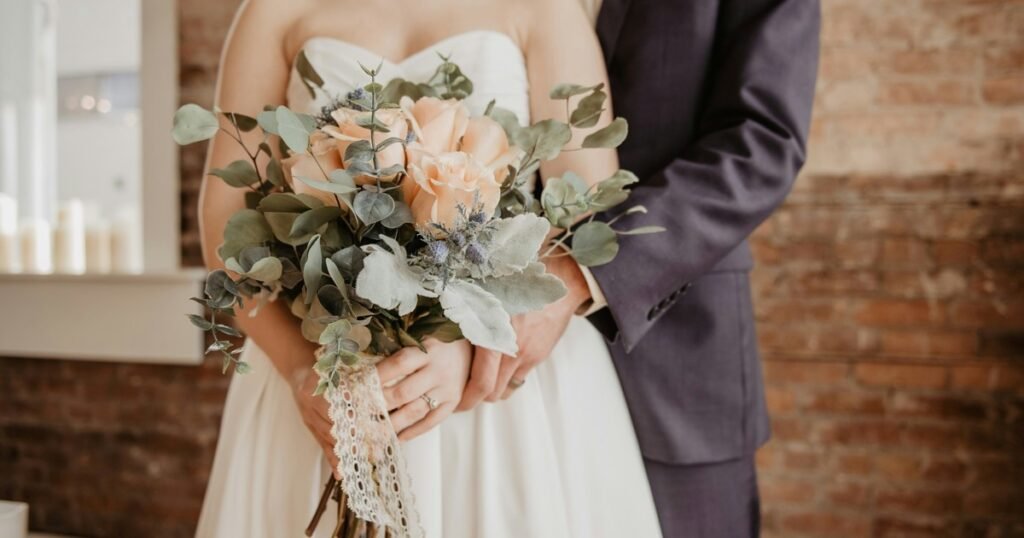 ¿Cuánto dinero se necesita para una boda sencilla?