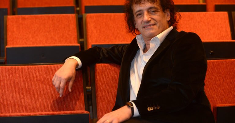 Murió Ángel Mahler, un ícono de los musicales en Argentina y compositor del emblemático "Drácula, el musical"