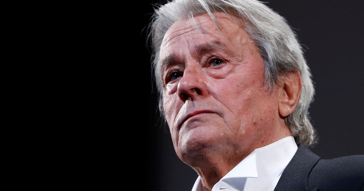 El testamento secreto de Alain Delon: le dejó su legado artístico a una sola persona y provocó una guerra entre sus hijos