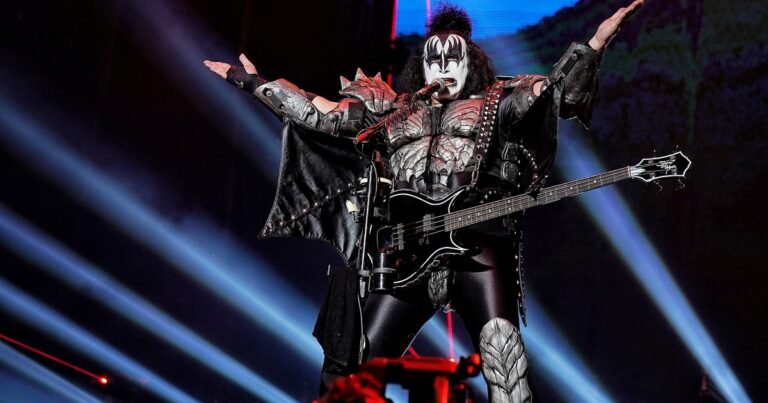 ¡Clin, caja! Gene Simmons ofrece a los fans de Kiss ser  un "plomo" suyo durante un día por 12 mil dólares: ¿qué incluye?