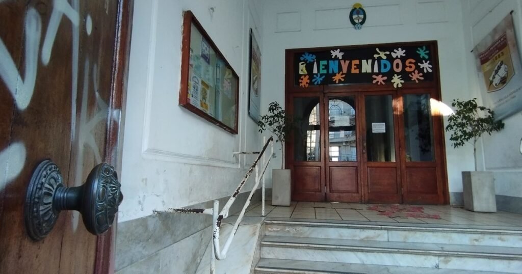 Pese a la conciliación obligatoria, se cumple el primer paro de un gremio docente grande contra el gobierno de Kicillof en Provincia