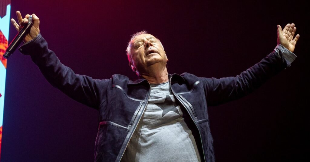 Simple Minds demostró que es mucho más que un hit: la banda enloqueció a 10 mil fans y los transportó a los años '80