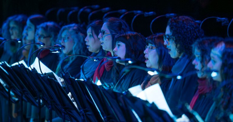 La música mística se apropió del Teatro Colón