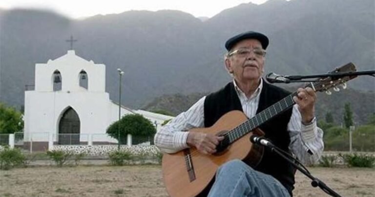 Murió Ramón Navarro, figura de Los Cantores de Quilla Huasi y autor de clásicos del folklore como "Mi pueblo azul"