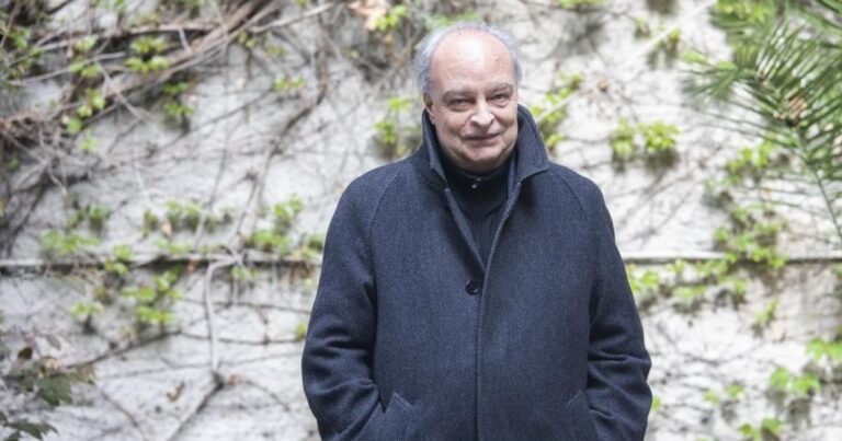 Un libro en el bolsillo: "Canon de cámara oscura", de Enrique Vila-Matas