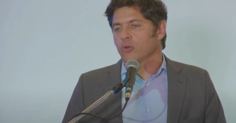 Kicillof respondió a los insultos de Milei: "No sé si es inmadurez personal, a veces parece algo adolescente"