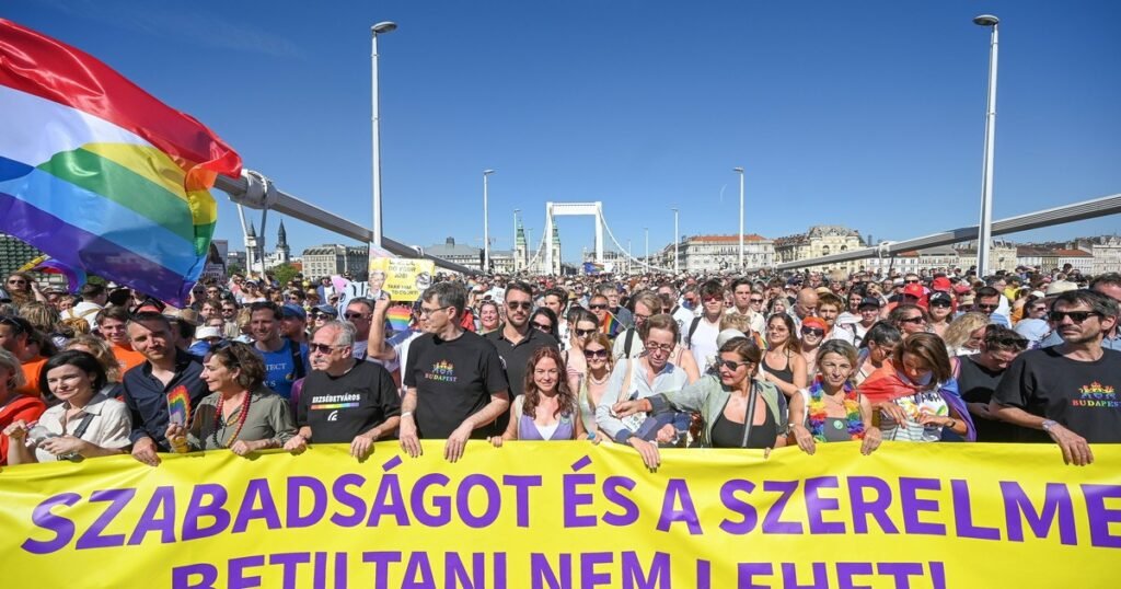 Pese a la prohibición de Orban, 100 mil personas participaron de la marcha del Orgullo en Budapest