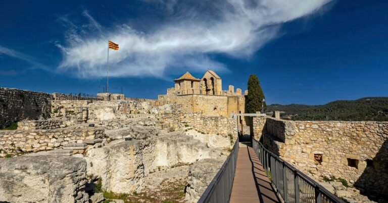 El pueblo de Tarragona que guarda uno de los castillos templarios más importantes de Europa