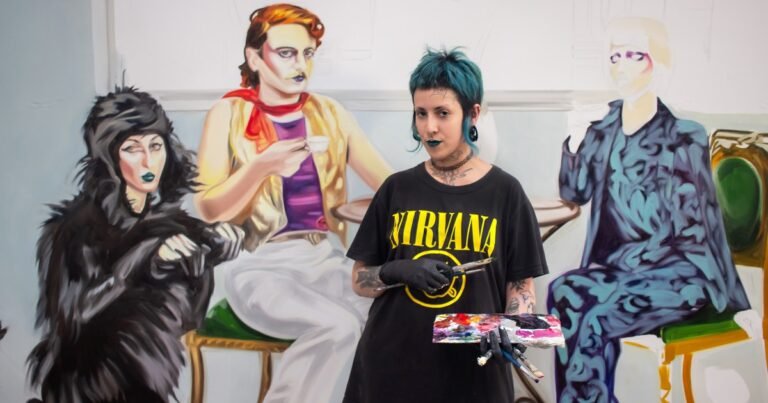 Retratos, vampiros y arte: inspiró su identidad en un juego de rol y sus exposiciones llegan al MALBA
