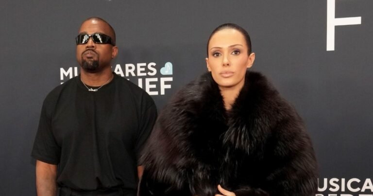 Kanye West, siempre escandaloso: pagó 250 mil dólares para que su esposa use lencería comestible en público y la bombacha no llegó entera al día siguiente