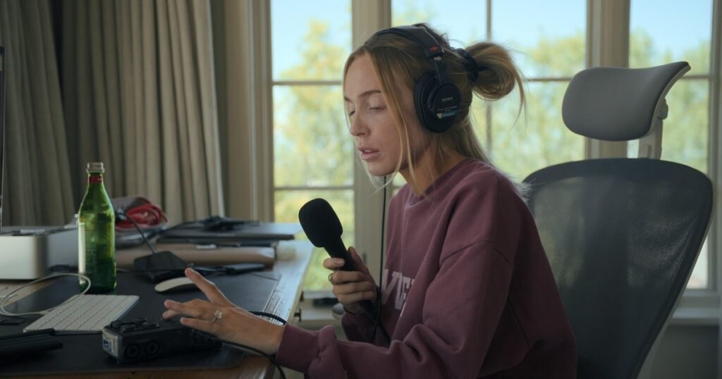 Quién es Alex Cooper: la influencer que creó un imperio millonario con su podcast y expuso abuso sexual de una entrenadora de fútbol femenino