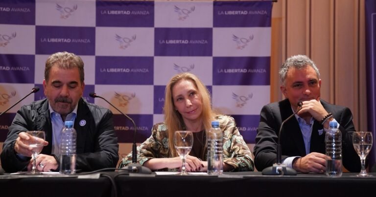 Todo violeta: la trastienda del acto en el que el PRO reconoció su rol de partenaire en la alianza con La Libertad Avanza