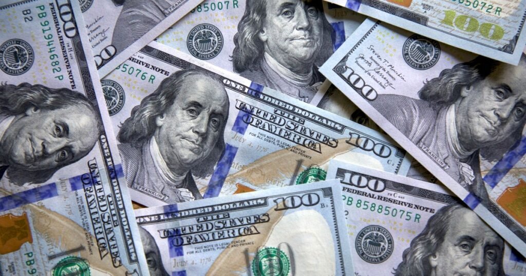 Dólar hoy y dólar blue, EN VIVO: a cuánto cotiza el oficial y cuál es el precio del paralelo este viernes 4 de julio, minuto a minuto