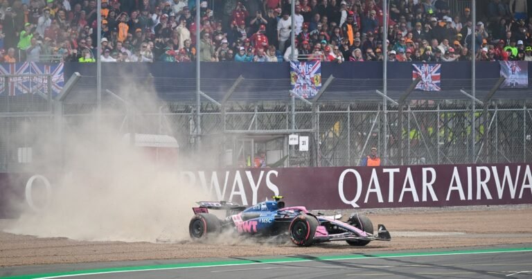 Franco Colapinto y un fin de semana negro en el GP de Gran Bretaña: un auto que no arranca y el peligroso acercamiento de Briatore con Toto Wolff