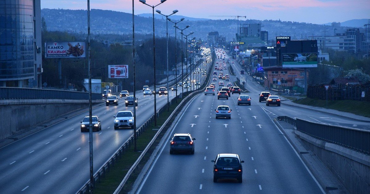 Adiós a una norma de tránsito de años: cambios clave en los límites de velocidad en carreteras de Estados Unidos