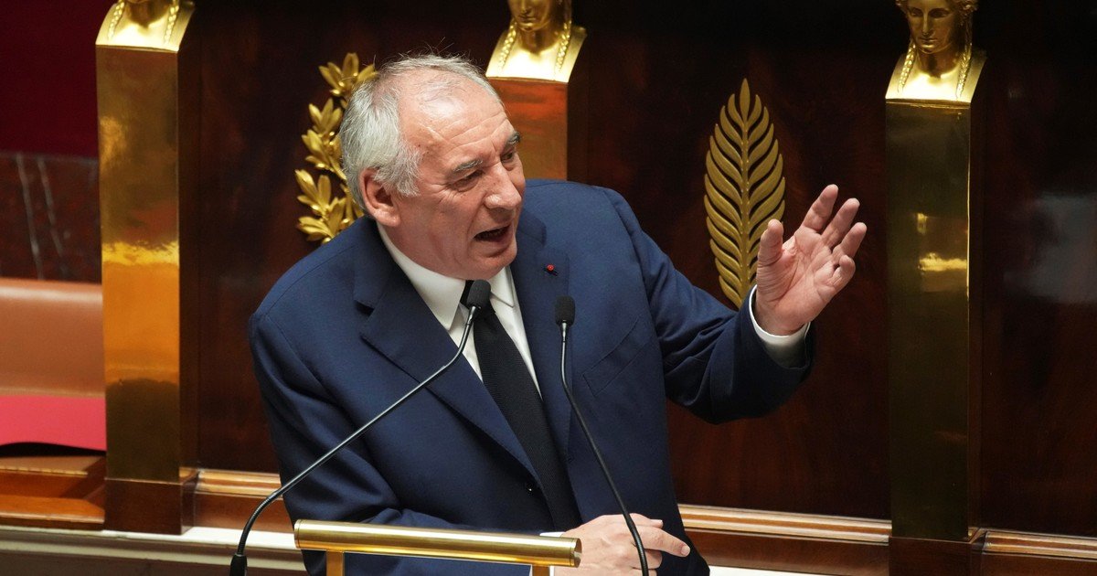 Al borde de caer, el primer ministro de Francia advierte al Parlamento: "Tienen el poder de derrocar al gobierno, pero no el poder de borrar la realidad"