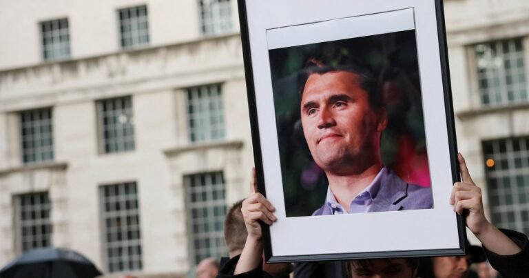 Ola de despidos tras el asesinato de Charlie Kirk y advertencia por la visa y deportación de extranjeros