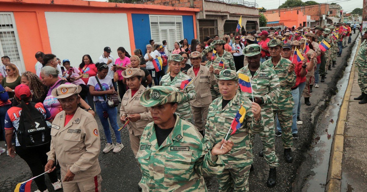 Buques en alerta, milicianos en las calles y fronteras reforzadas: así responde Venezuela a la "amenaza" de Estados Unidos