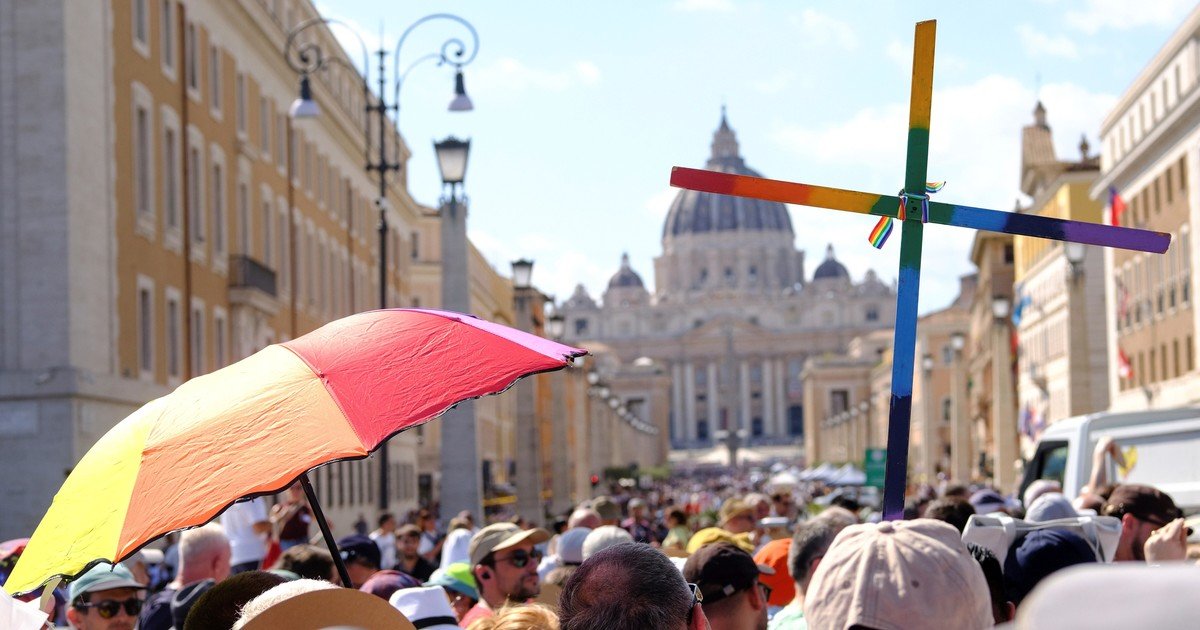 El Vaticano recibe el primer gran peregrinaje LGBT+ oficial como parte del Jubileo