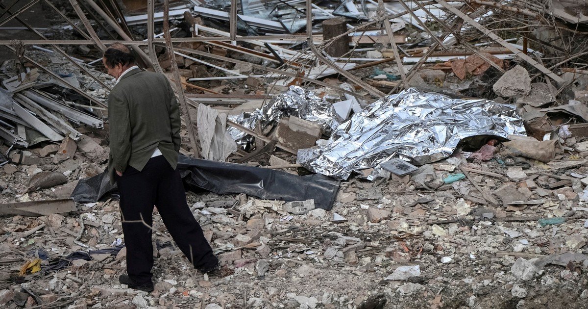Drones, misiles y bombas aéreas: un ataque ruso a gran escala sobre Ucrania causa al menos 5 muertos