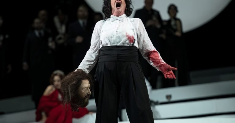 Salomé, en el Colón: fascismo, poder, corrupción y deseo en una puesta excelsa