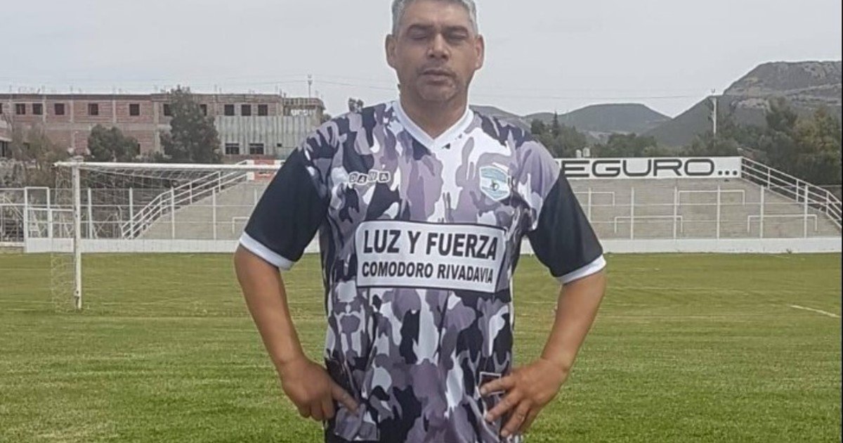 Un jugador se descompensó y murió durante un partido de fútbol de veteranos en Comodoro Rivadavia