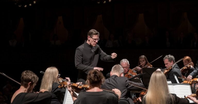 El cierre del Mozarteum Argentino en el Colón fue una luminosa celebración de la simplicidad, el silencio y la pureza
