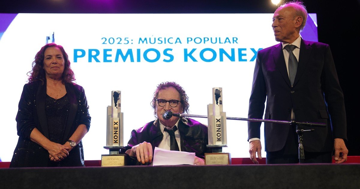 Premios Konex a la Música Popular 2025: Charly García recibió en persona su estatuilla, se emocionó y recordó a Mercedes Sosa