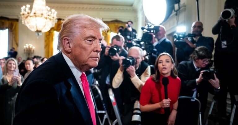 La BBC se disculpó con Donald Trump por edición engañosa, pero negó haberlo difamado