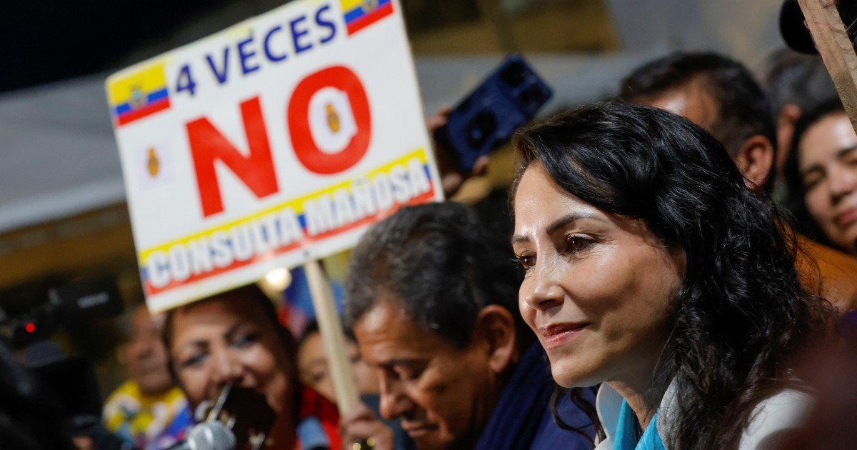 La derrota de Daniel Noboa en las cuatro preguntas del referéndum: un voto de insatisfacción más que de oposición en Ecuador