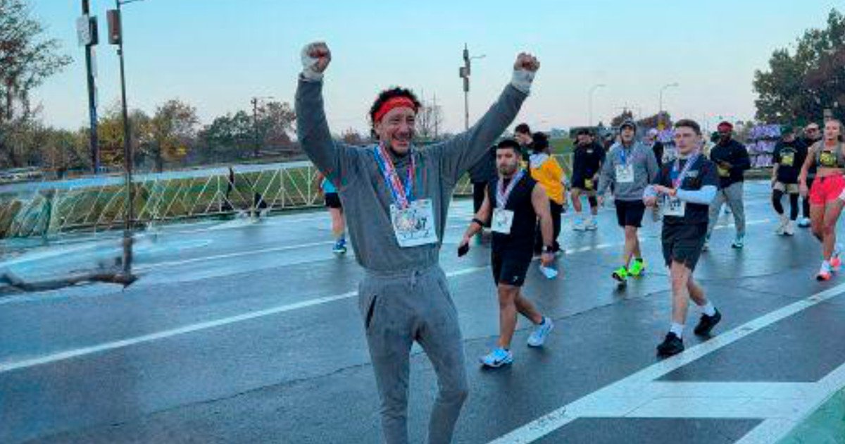 Nico Vázquez y Dai Fernández llevaron su amor a Filadelfia, donde él también corrió la célebre carrera de Rocky