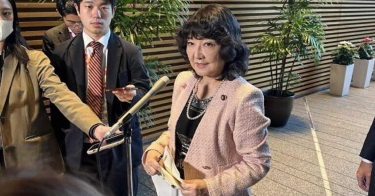 Japón puso en marcha su versión del plan Motosierra para eliminar el "despilfarro" y revisar subsidios