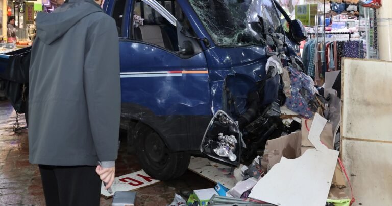 Un camión fuera de control desató una tragedia en un mercado de Corea del Sur: al menos dos muertos