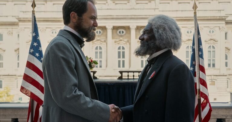 Lo que se viene: la serie histórica "Muerte por un rayo", por Netflix, encabeza los estrenos de la semana en el streaming