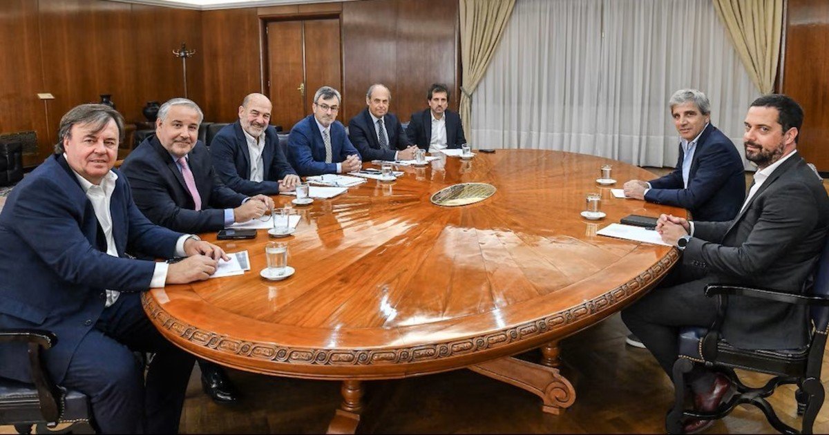 Aportes patronales y más reintegro a las exportaciones: Caputo busca un gesto para la industria, sin romper el equilibrio fiscal