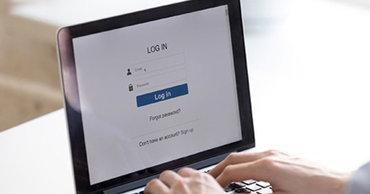 Ley del USCIS y permisos de trabajo: las consecuencias de seguir en un empleo con el EAD vencido