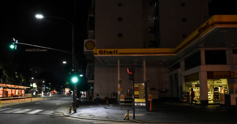 Cortes de luz en la previa de Año Nuevo y en medio de la ola de calor: hay 30 mil usuarios sin servicio en la Ciudad y el conurbano