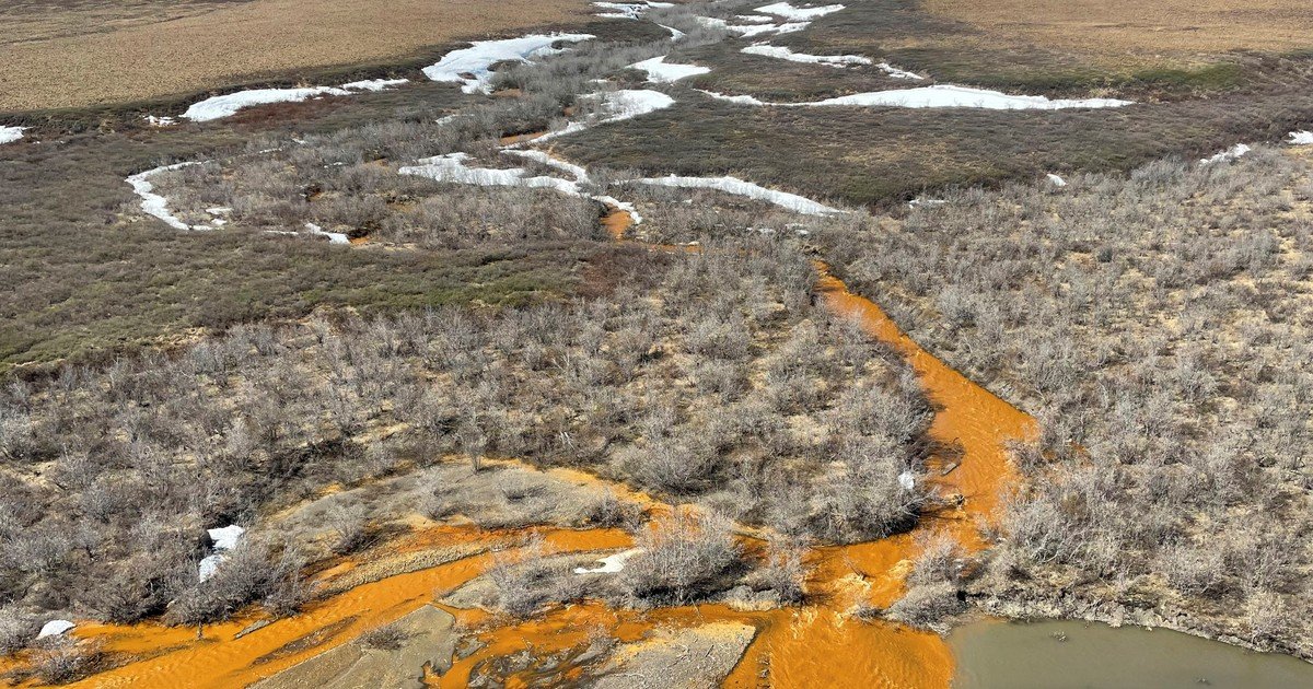 El calentamiento del Ártico tiñe de rojo los ríos de Alaska con vertidos tóxicos