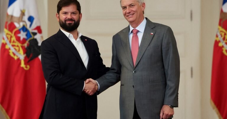 José Antonio Kast se reunió con Gabriel Boric para empezar la transición y se prepara para armar un "gobierno de emergencia" en Chile
