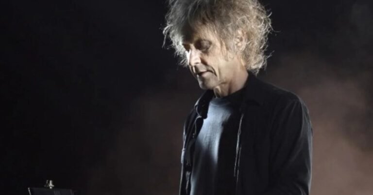 Murió Perry Bamonte, tecladista, bajista y guitarrista de The Cure durante etapas clave de la carrera